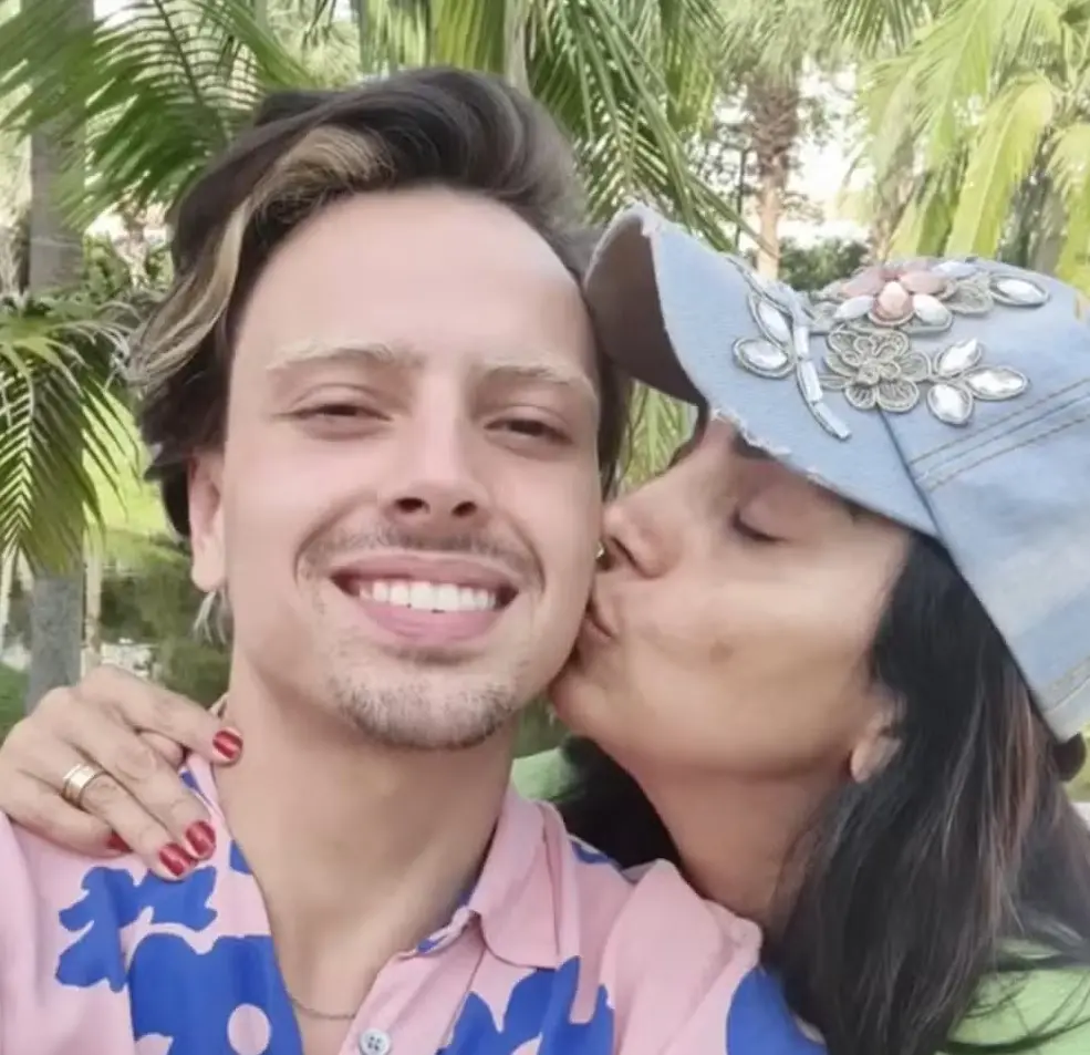 Imagem da notícia: Filho de Eyshila, drag nos EUA, é internado em clínica espiritual em MG