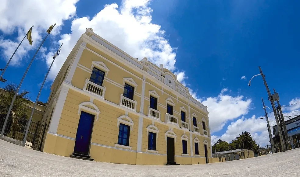 O atual prefeito de Fortaleza, José Sarto (PDT), é uma opção na disputa.