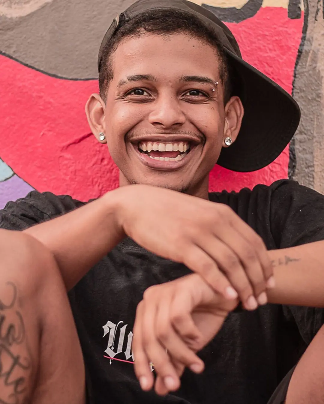 Imagem da notícia: MC Vinner atuava como motorista de app quando foi morto, diz família: 'Vítima da violência urbana'