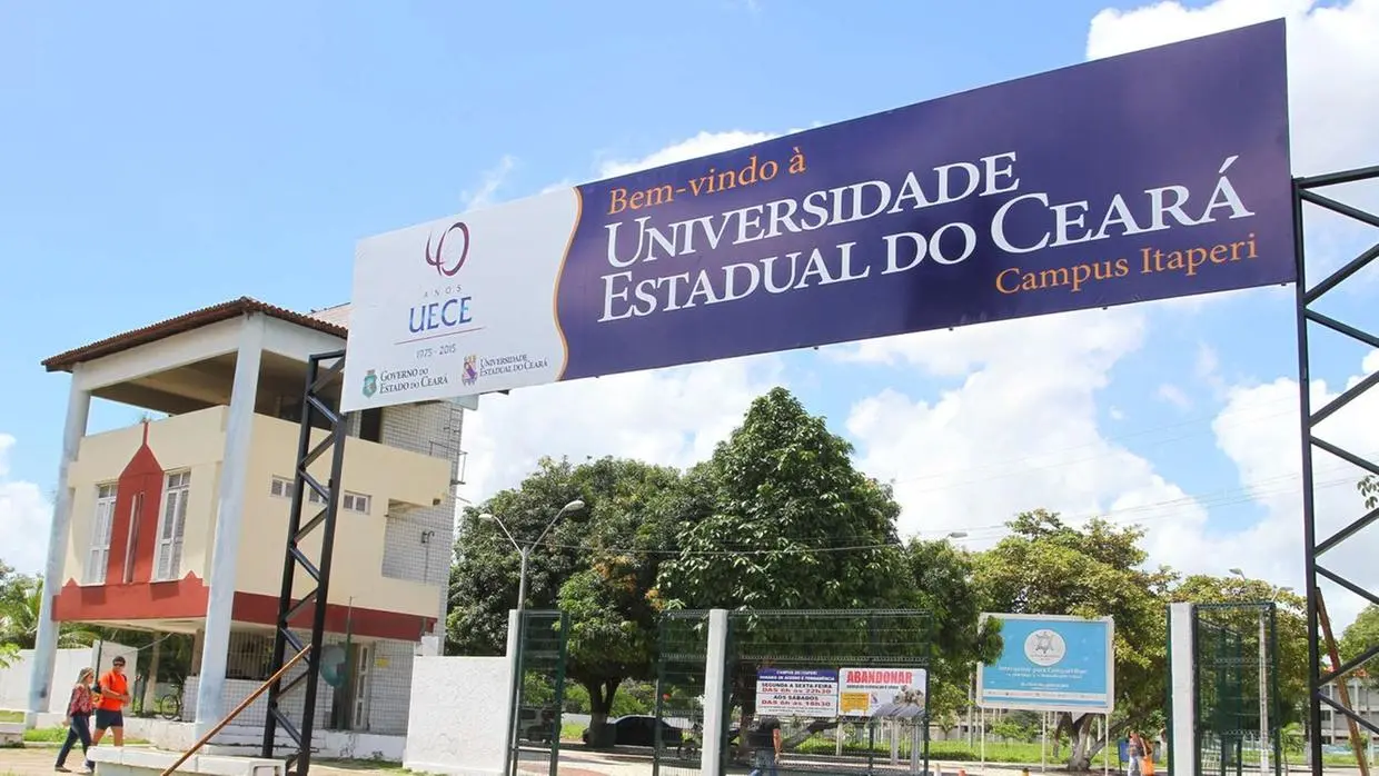 Imagem da notícia: Zelador da Uece é encontrado morto com golpe de foice em lagoa do campus do Itaperi