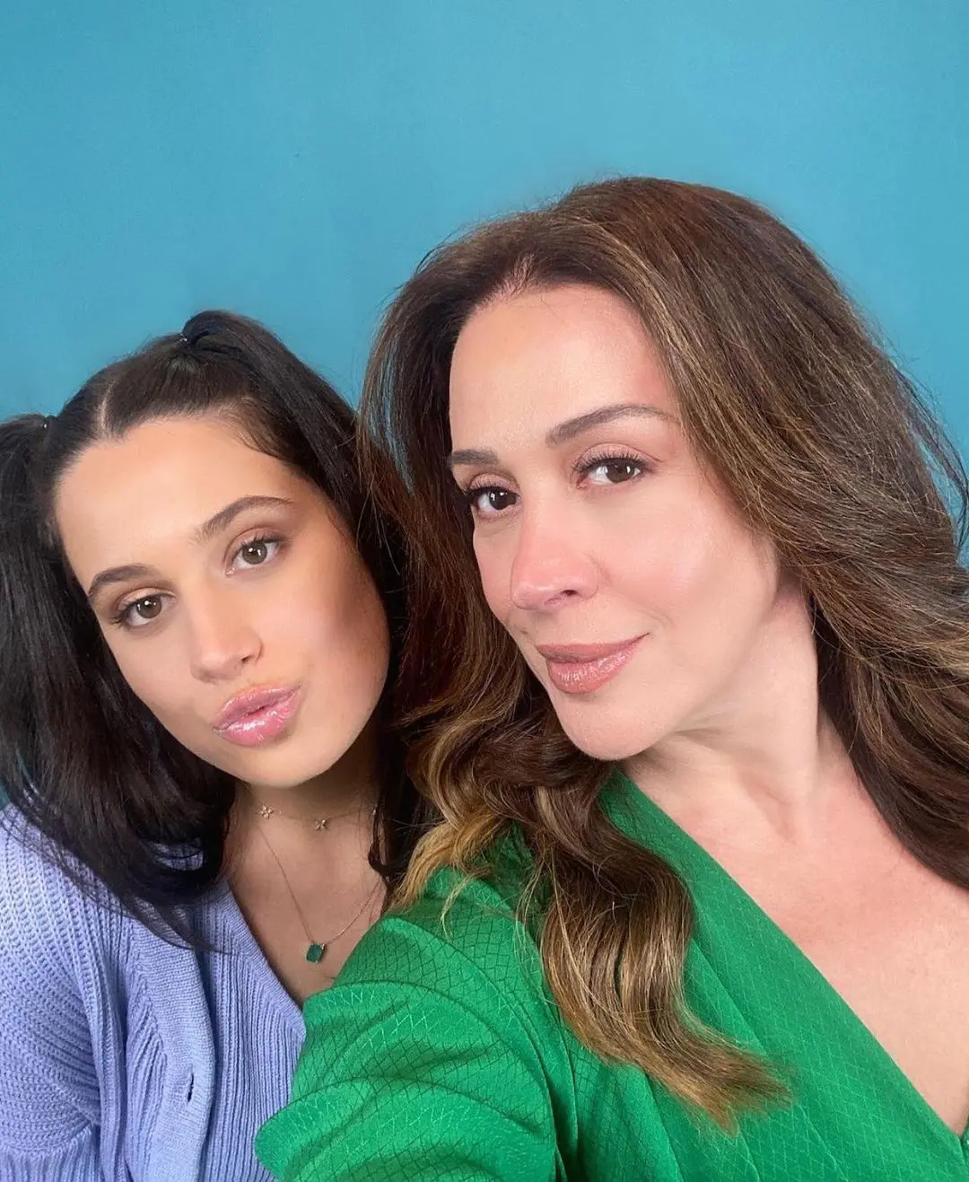 Imagem da notícia: Filha de Claudia Raia e Edson Celulari explica motivo de viver fora da mídia