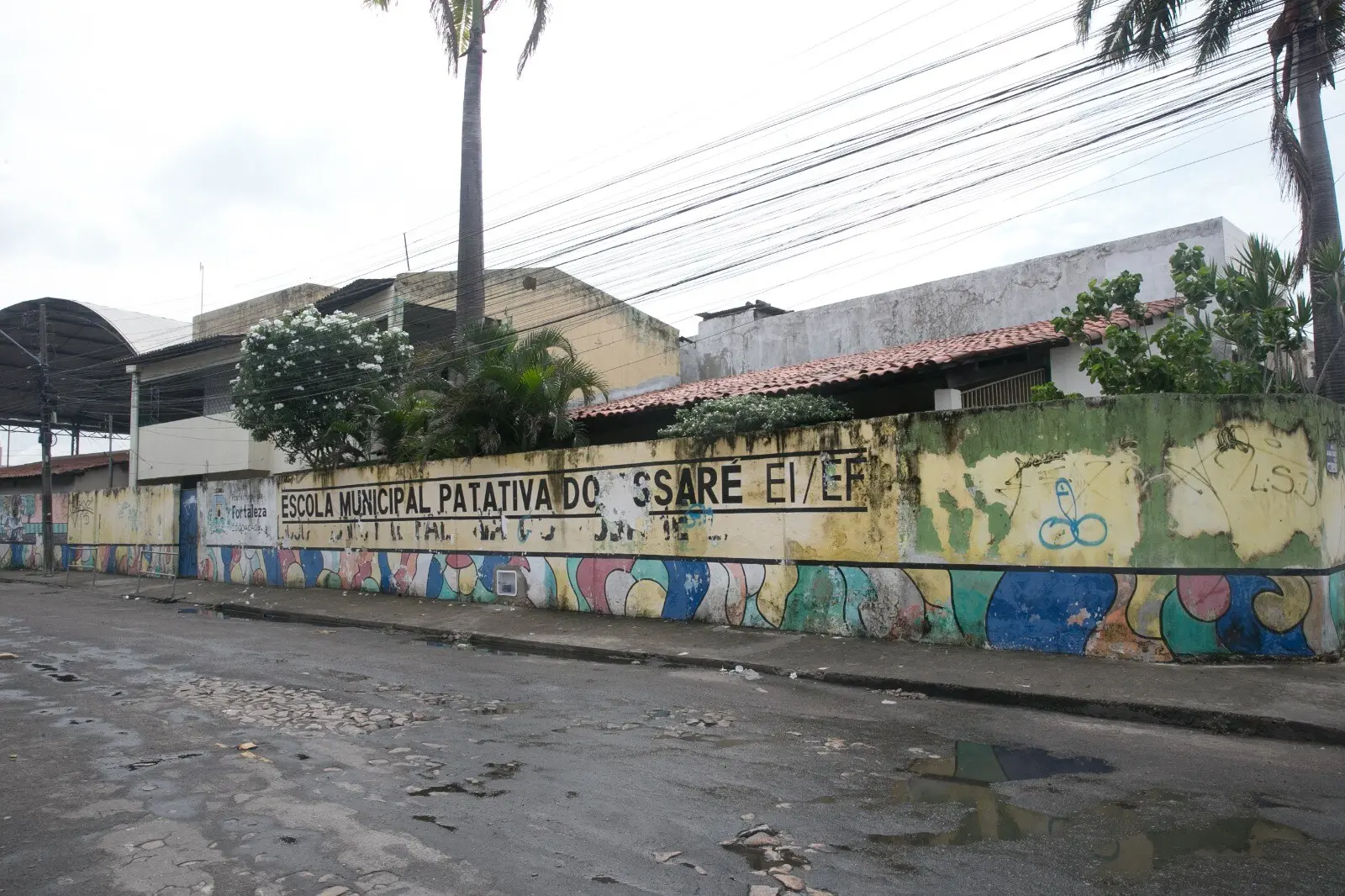Imagem da notícia: Com risco estrutural, escola pública de Fortaleza é interditada e crianças ficam sem aula presencial