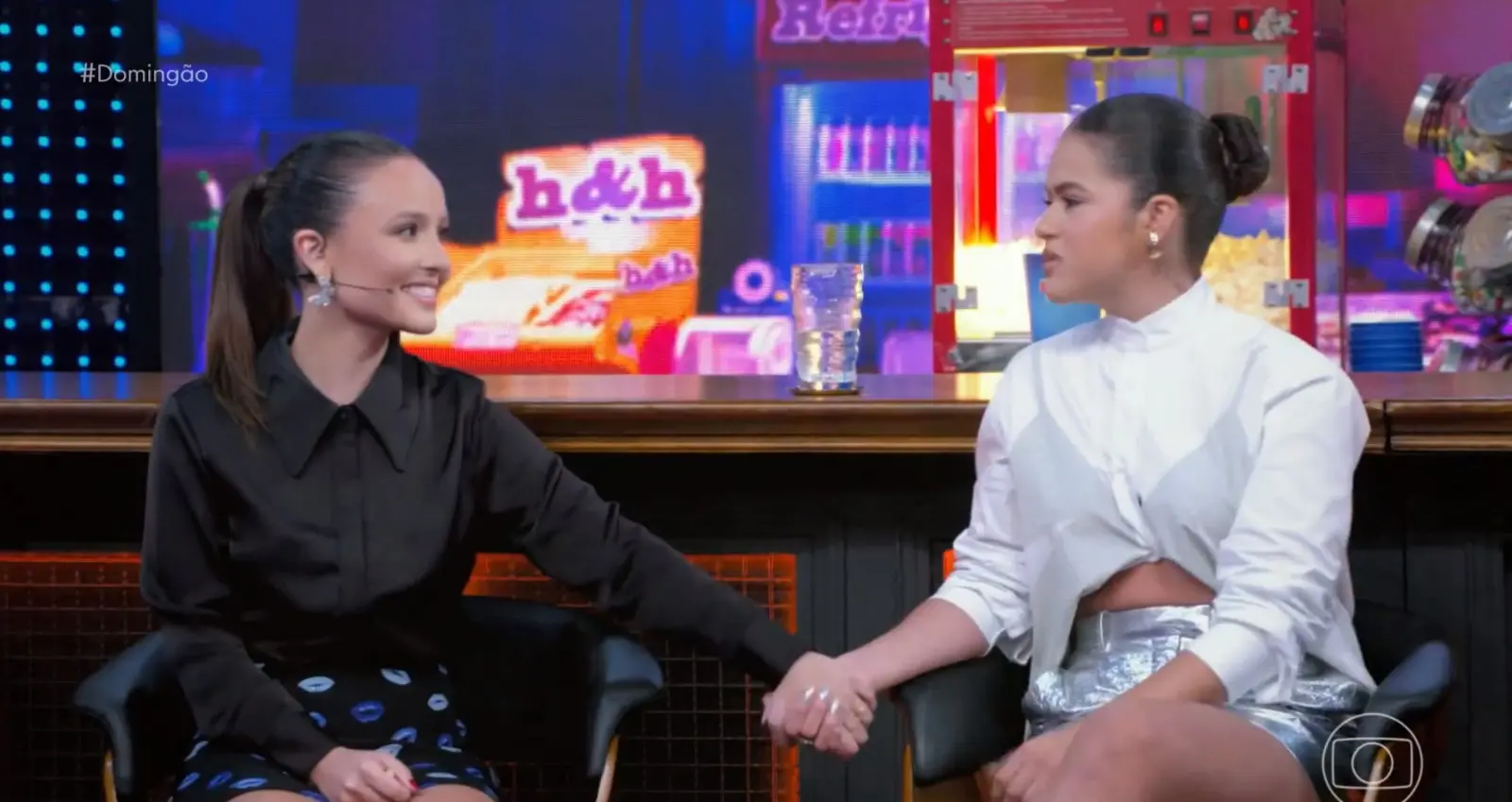 Imagem da notícia: Larissa Manoela e Maísa participam do Domingão e web comenta: 'Estou na Globo ou no SBT?'