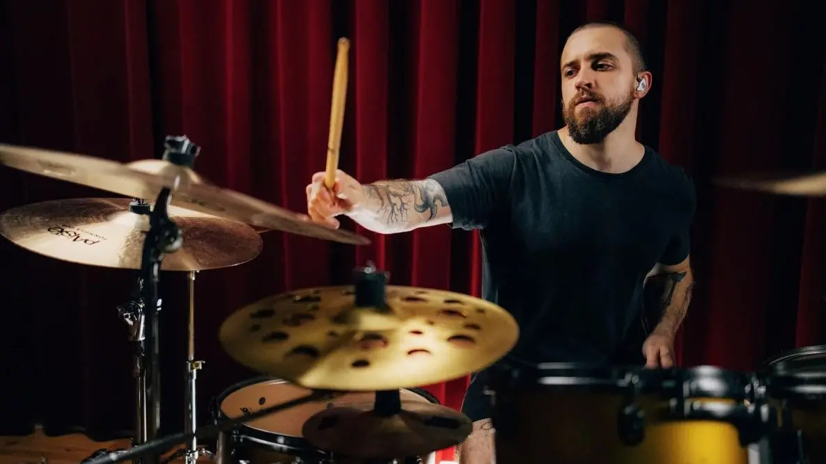 Imagem da notícia: Baterista Eloy Casagrande deixa Sepultura às vésperas de turnê de despedida