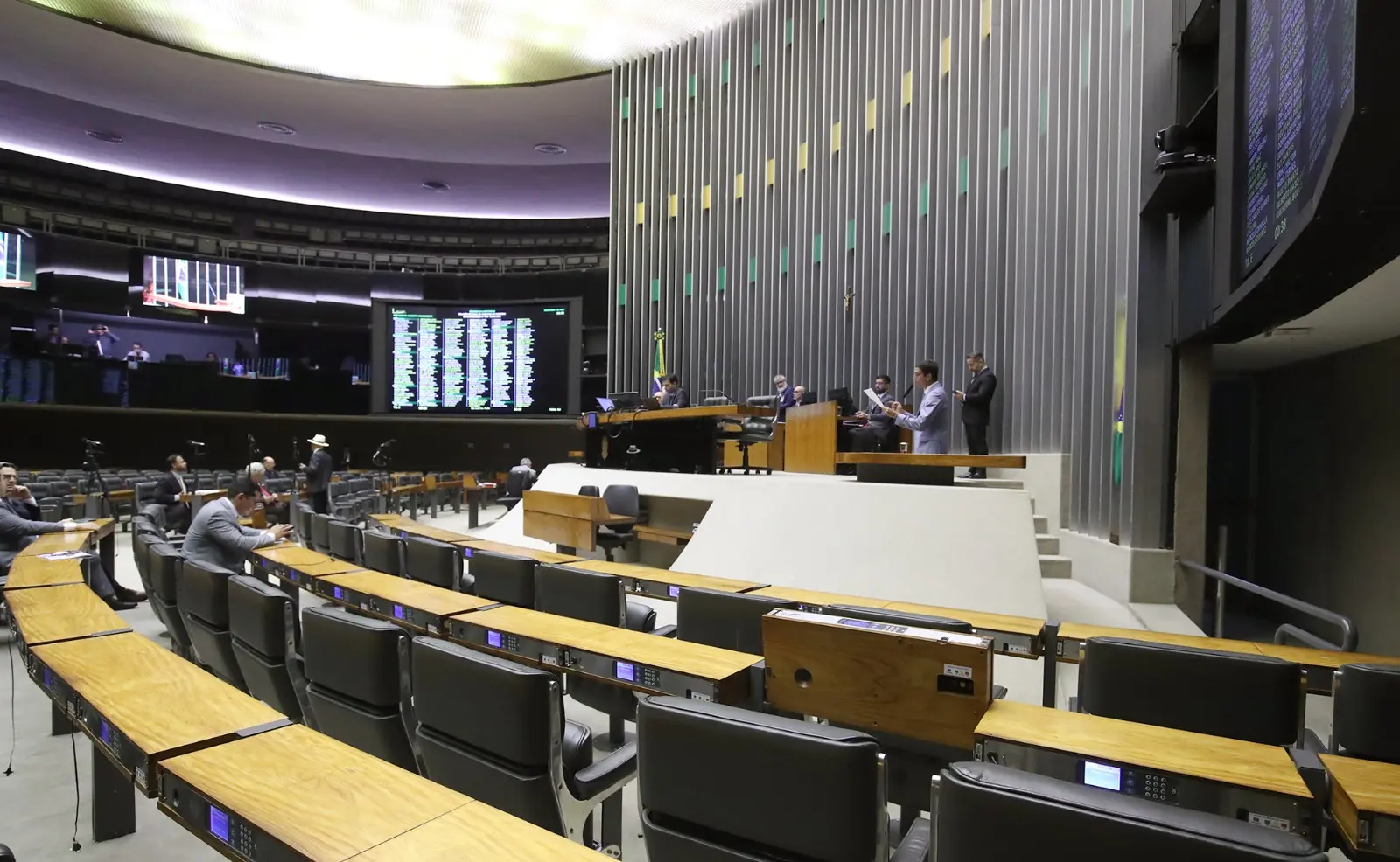Imagem da notícia: ‘PEC da Blindagem’: o que diz a proposta que trata de investigações contra deputados e senadores