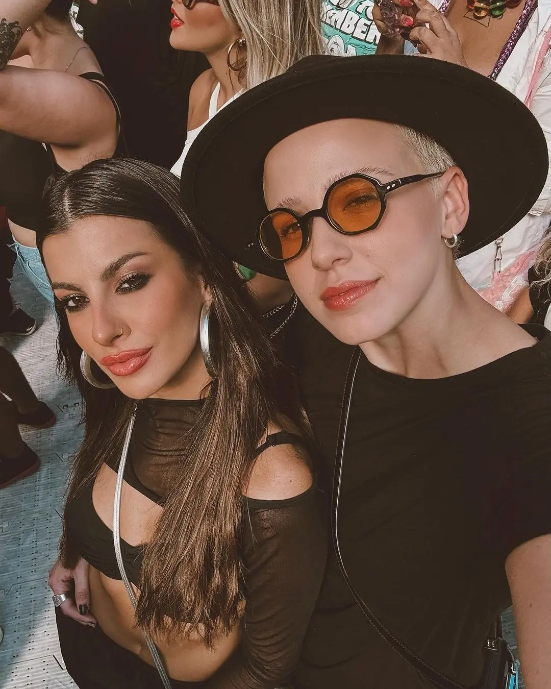 Imagem da notícia: Marcella Rica nega namoro com Nah Cardoso após foto em show