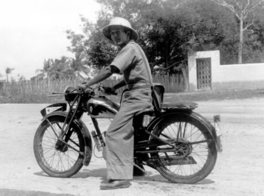 Guarda medicador do Serviço de Malária do Nordeste, no Ceará, em 1939