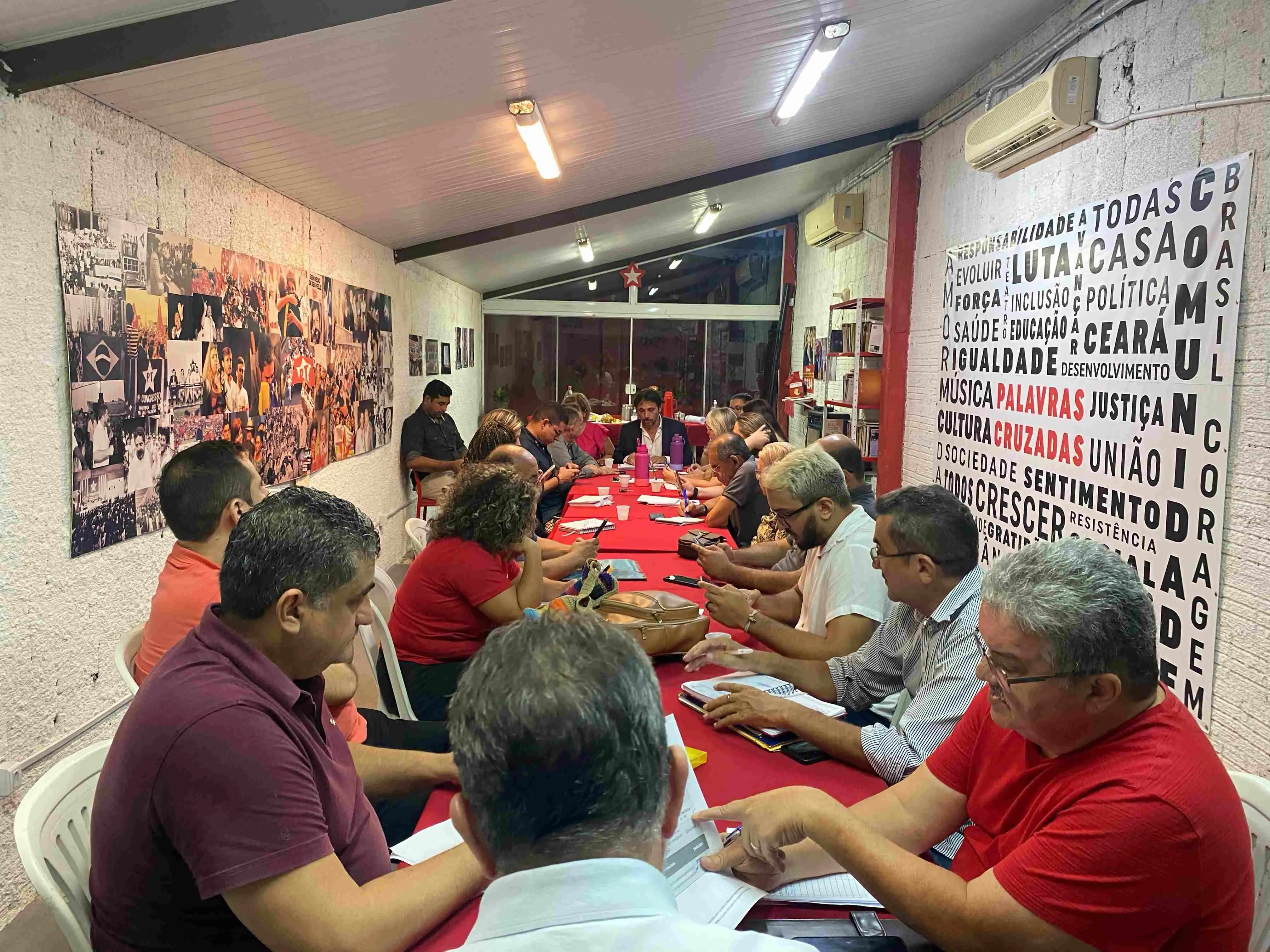 Imagem da notícia: Se não houver consenso, PT definirá candidato à Prefeitura de Fortaleza até 21 de abril; veja datas