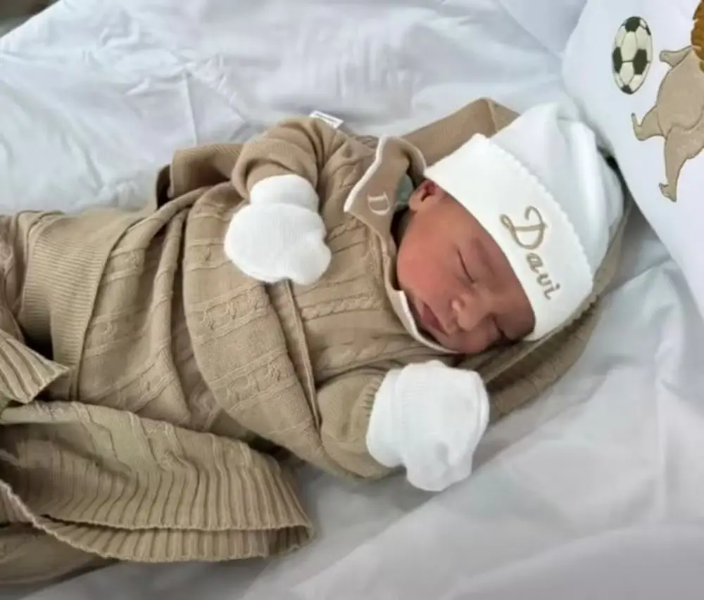 Imagem da notícia: Nasce Davi, filho de Luva de Pedreiro e influencer Távlia Gomes