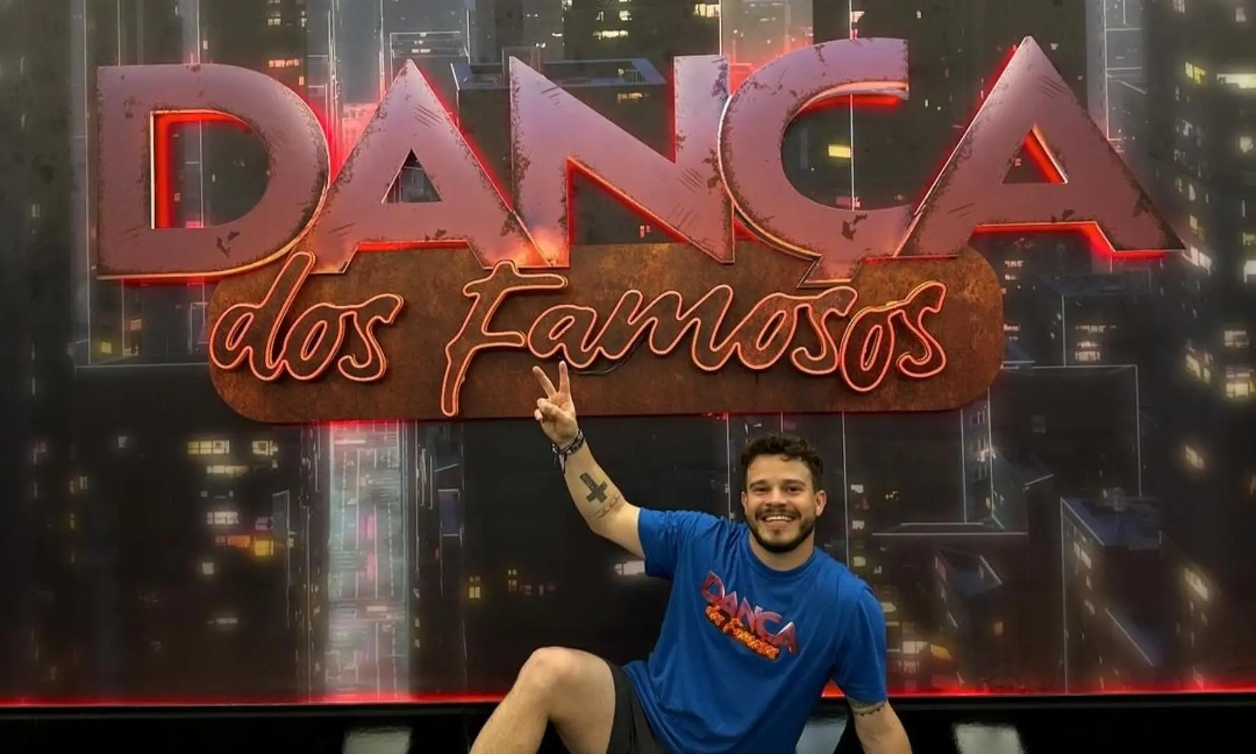Cantor publica fotos dos ensaios e gravações nas redes sociais