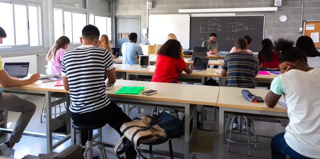 Imagem da notícia: Inscrições do Fies 2024 começam nesta terça-feira (12); saiba como participar