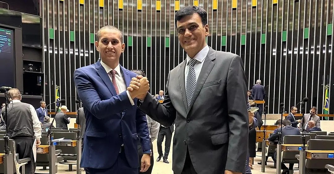 Imagem da notícia: Pré-candidato a prefeito de Caucaia, Naumi Amorim toma posse como deputado federal