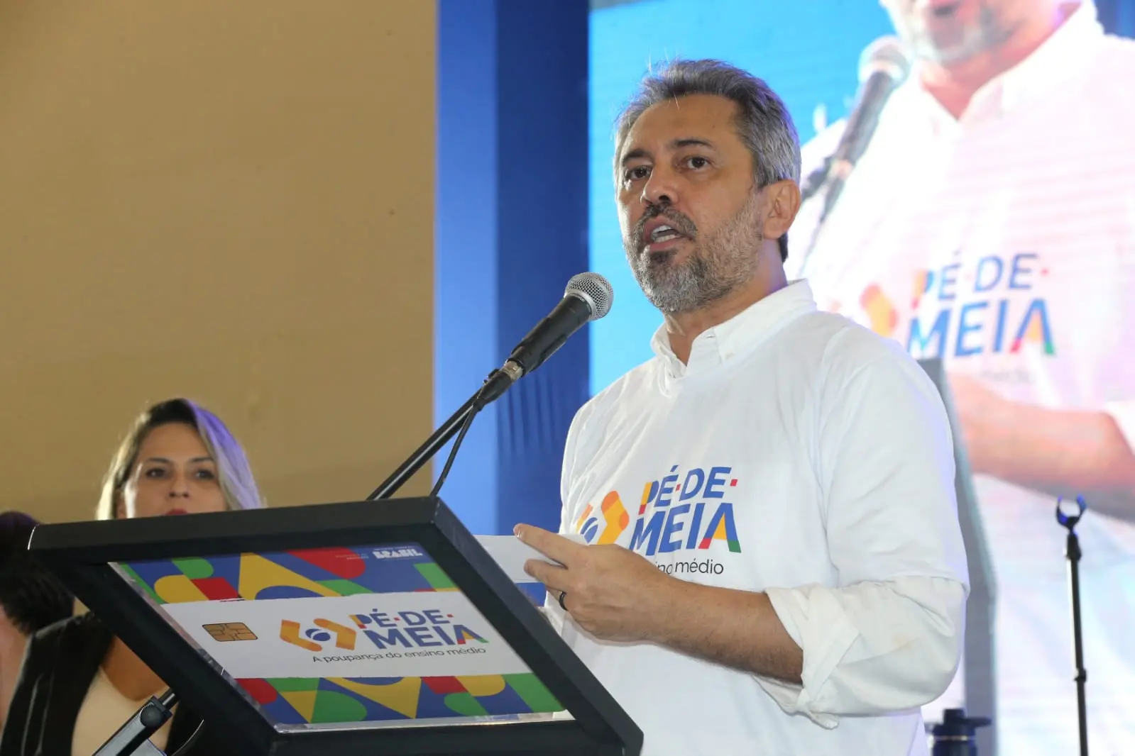 Imagem da notícia: 'Não vamos fazer apenas uma disputa de nomes', diz Elmano sobre PT em Fortaleza 
