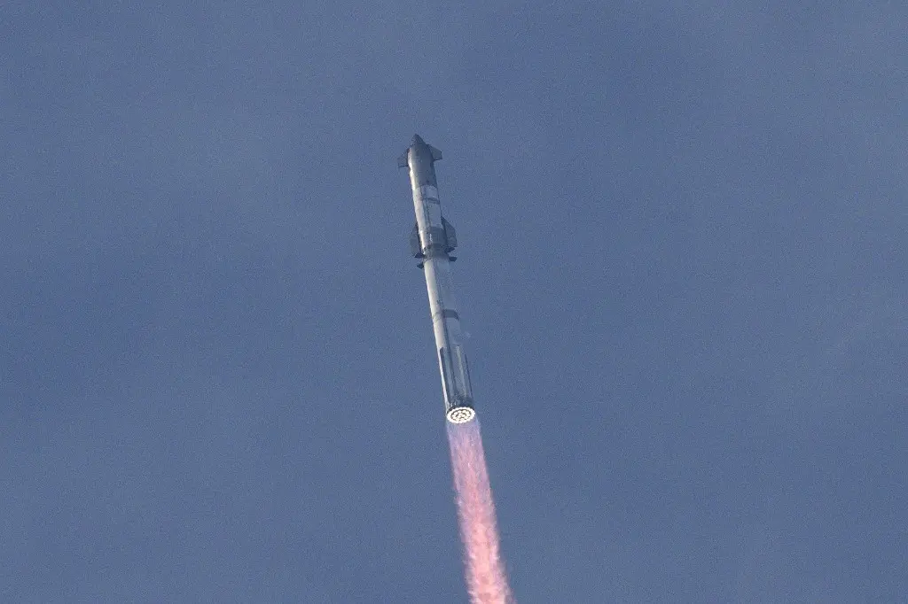 Imagem da notícia: SpaceX lança Starship, a maior nave do mundo, mas perde contato no fim; veja vídeo