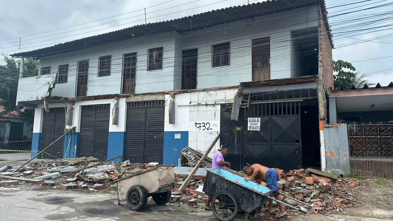 Famílias foram removidas ainda durante a madrugada