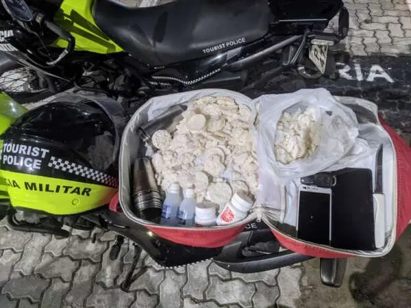 Imagem da notícia:  Polícia prende grupo com meio quilo de crack na Praia de Iracema