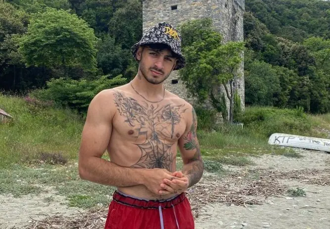 Imagem da notícia: Influencer fitness morre aos 23 anos durante gravação de vídeo na Itália