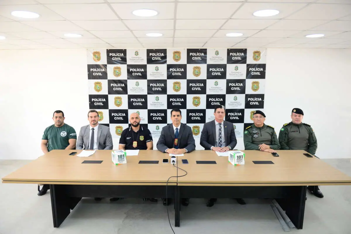 Imagem da notícia: Membros de facção são presos por expulsar moradores e extorquir comerciantes em Maracanaú