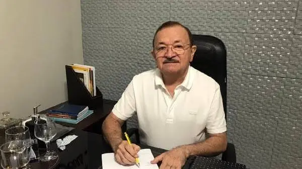 Imagem da notícia: Prefeito de Acopiara retorna ao cargo após ser afastado três vezes pela Justiça