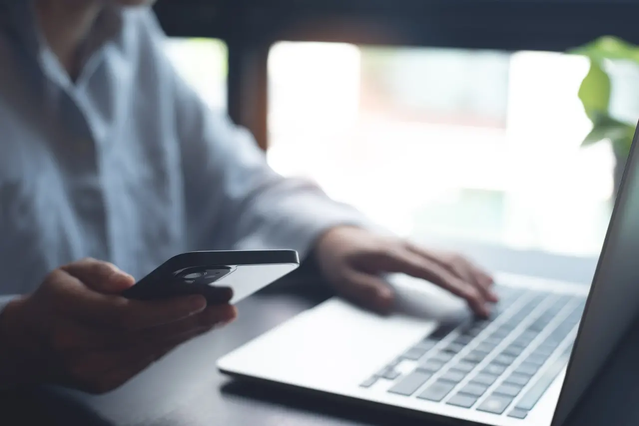 Imagem da notícia: Por que nossos dados pessoais interessam tanto? Entenda interesse de big techs e hackers