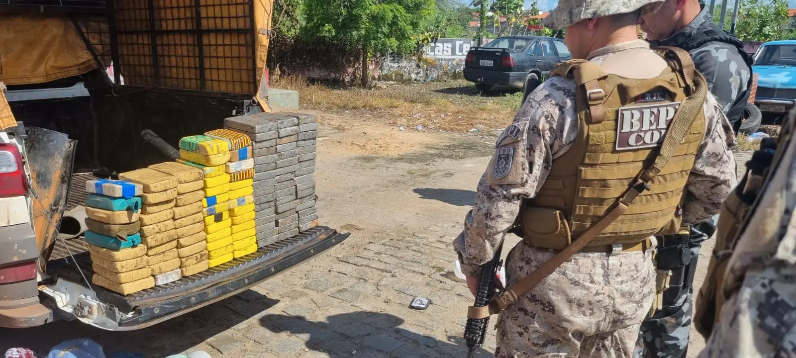 Imagem da notícia: Homem é preso com mais de 100 kg de drogas no Interior do Ceará