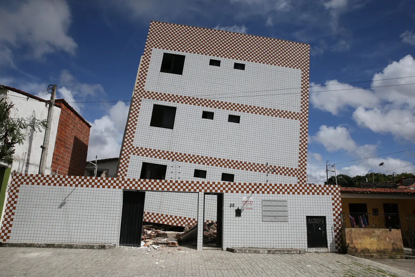 Imagem da notícia: Prédio da Maraponga: quase 5 anos após desabamento, moradores terão audiência nesta quarta (27)