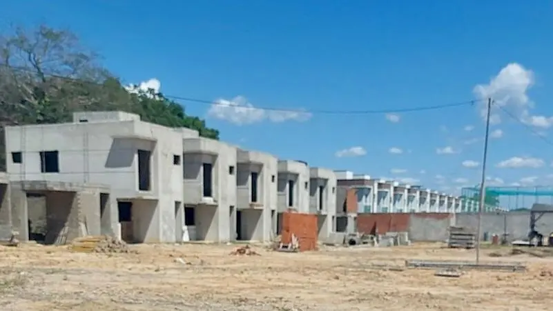 Imagem da notícia: ‘Pesadelo’ da casa própria lesa dezenas de famílias em condomínio no Eusébio