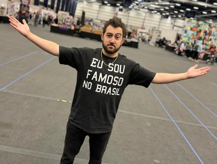 Imagem da notícia: Ator que faz o Greg de 'Todo Mundo Odeia o Chris’ se declara ao Brasil, e fãs vão ao delírio