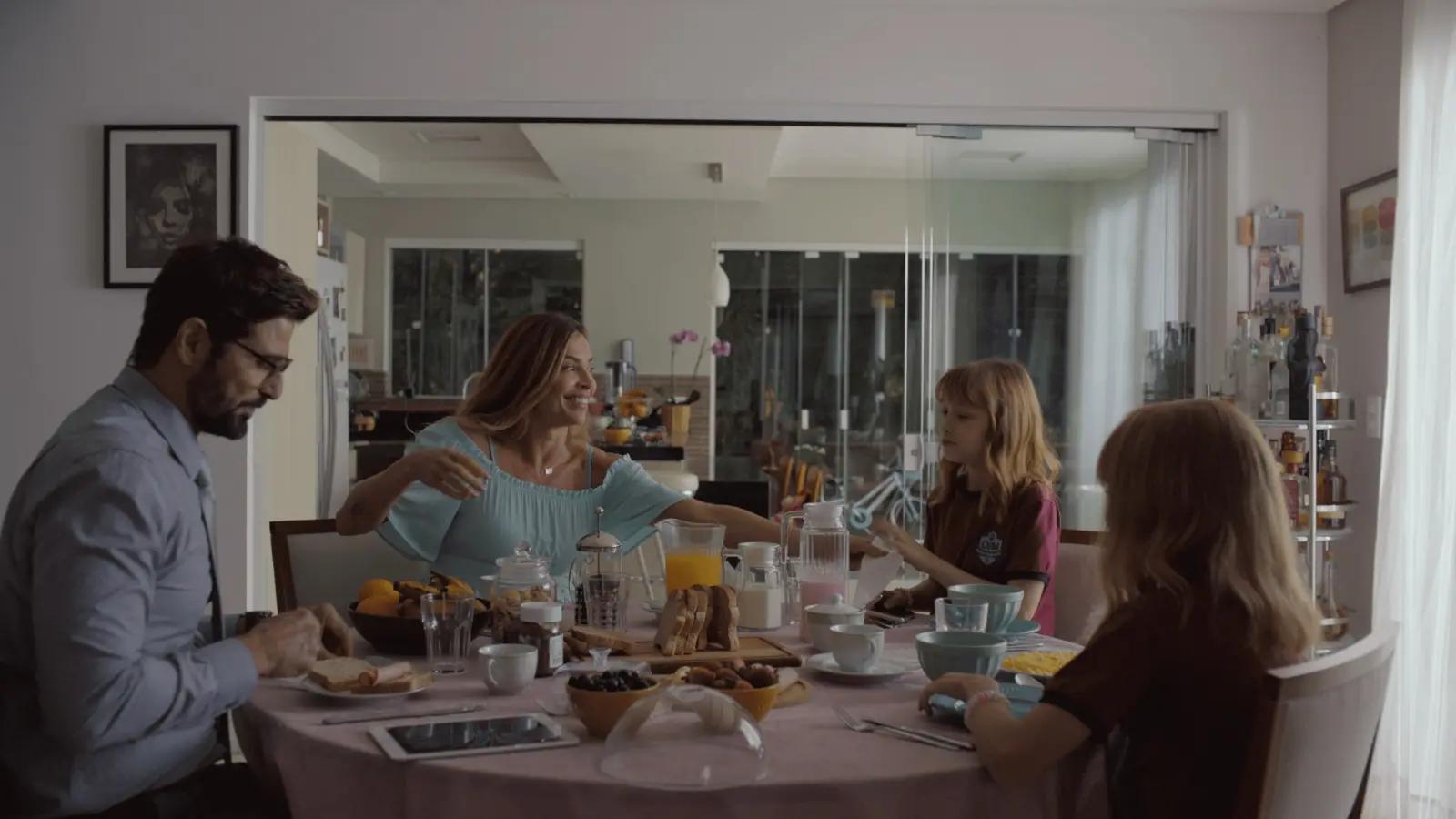 Imagem da notícia: Com Grazi Massafera e Reynaldo Gianecchini, 'Uma Família Feliz' mostra ruína de estrutura familiar
