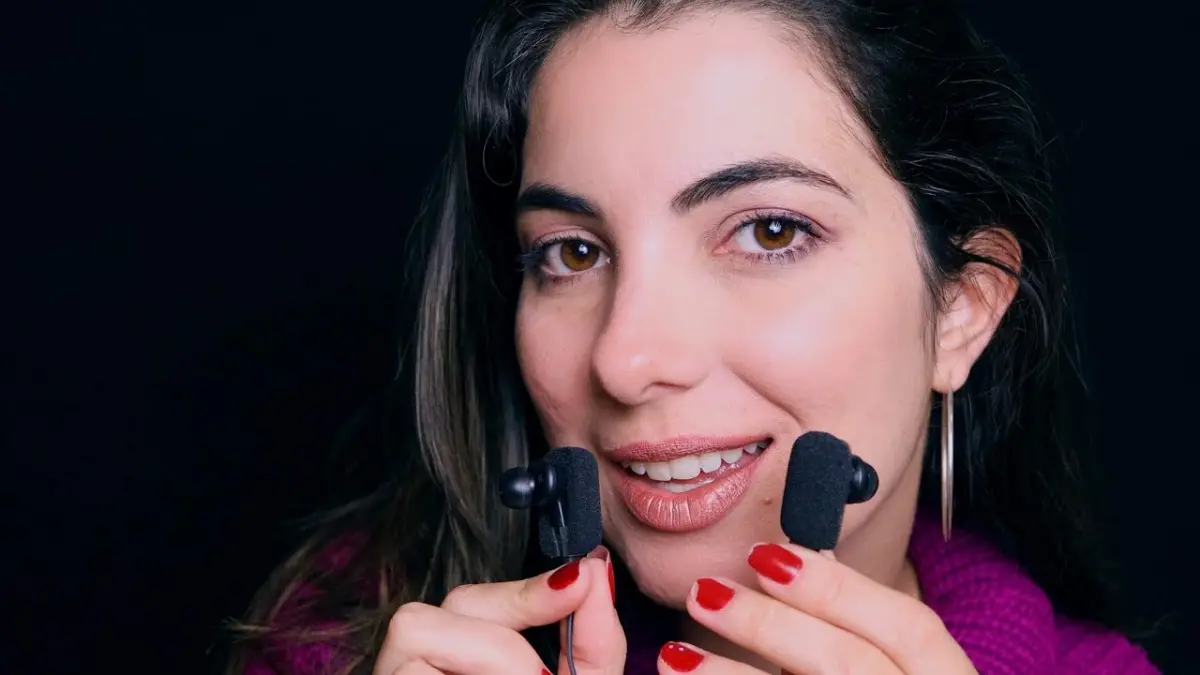 Imagem da notícia: Youtuber Sweet Carol descobre ter sido grampeada por ex-marido e faz vídeo ASMR com escutas