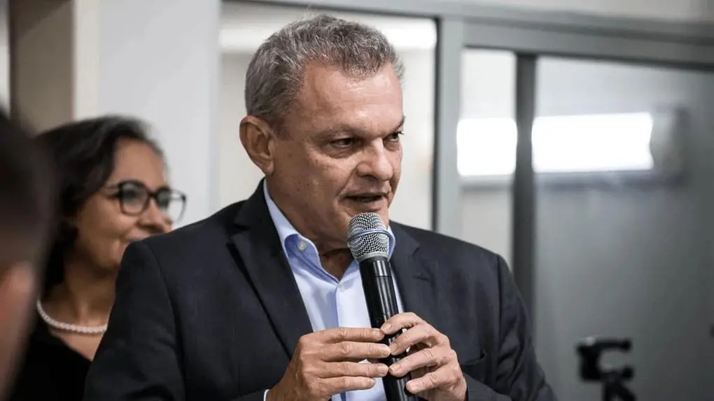 Imagem da notícia: Adversários em 2020, Sarto diz que 'estão asfixiando politicamente' Luizianne no PT