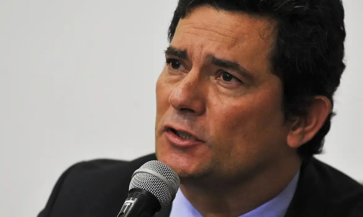 Imagem da notícia: Julgamento que pode cassar mandato de Sergio Moro é retomado nesta segunda-feira (8)