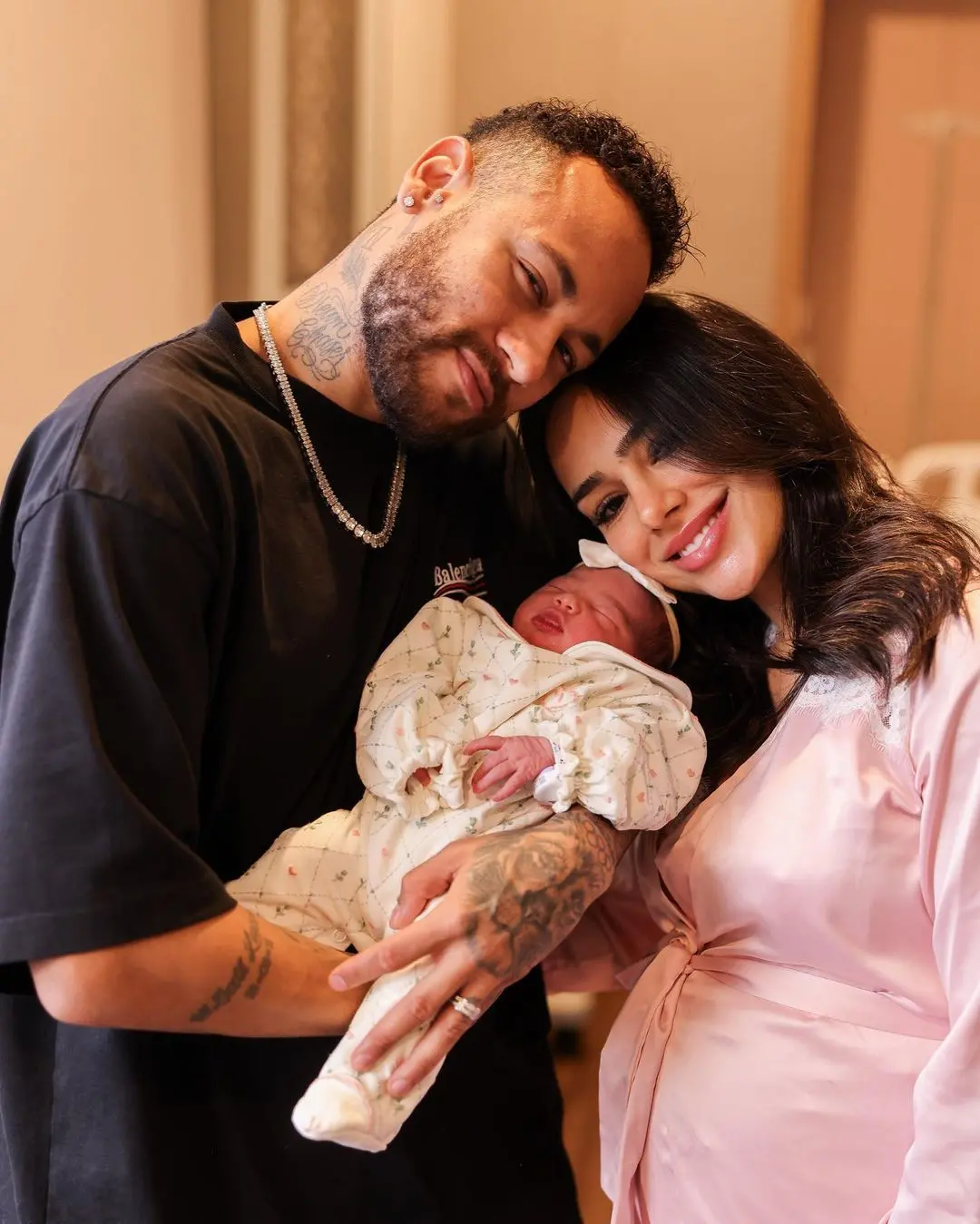 Imagem da notícia: Bruna Biancardi e Neymar comemoram juntos os 6 meses de Mavie