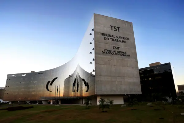 TST julgou como ato ilícito grave a ausência de férias