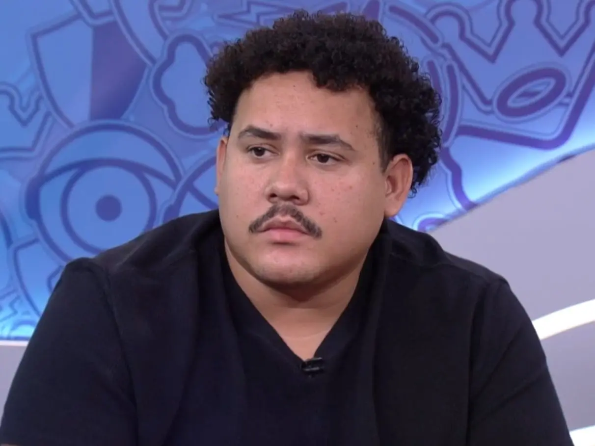 Imagem da notícia: Eliminado do BBB 24, Lucas Buda assiste cenas de interação com Pitel e comenta fim do casamento