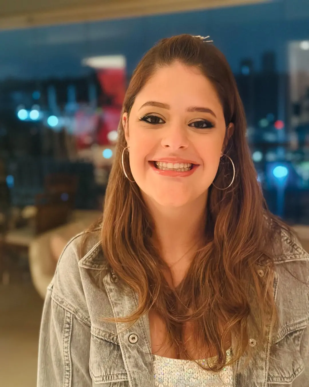Imagem da notícia: Filha de Tom Cavalcante fez teatro com Beatriz, do BBB 24, e garante: ‘Não é personagem’