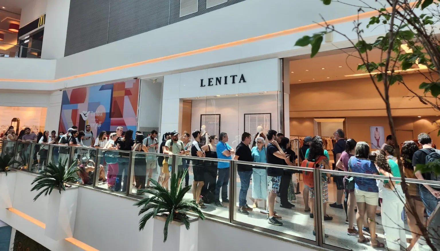 No Shopping RioMar Fortaleza, fila se estendeu por horas