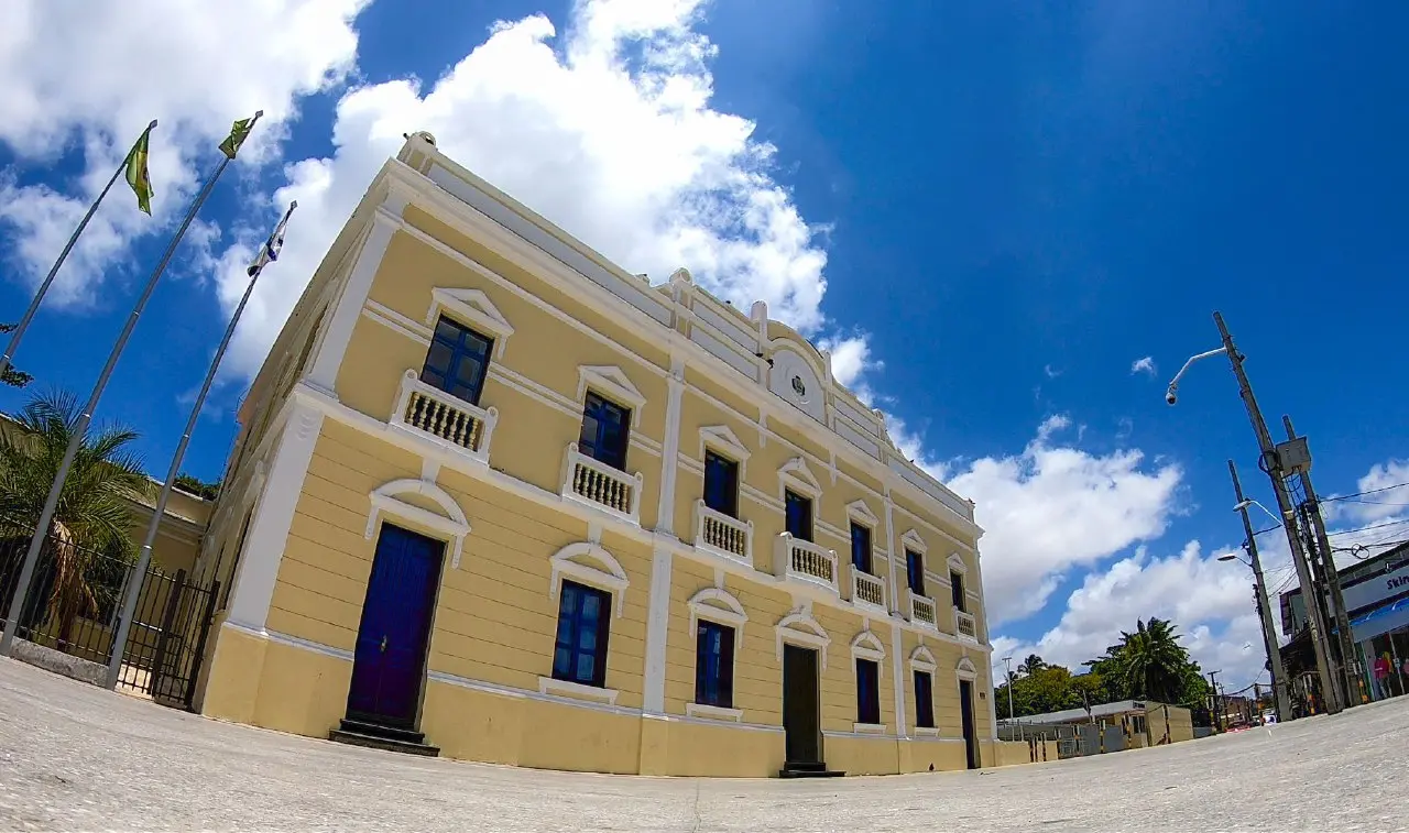 Imagem da notícia: Prefeitura de Fortaleza envia LDO 2025 para Câmara, com previsão orçamentária de R$ 14,3 bilhões