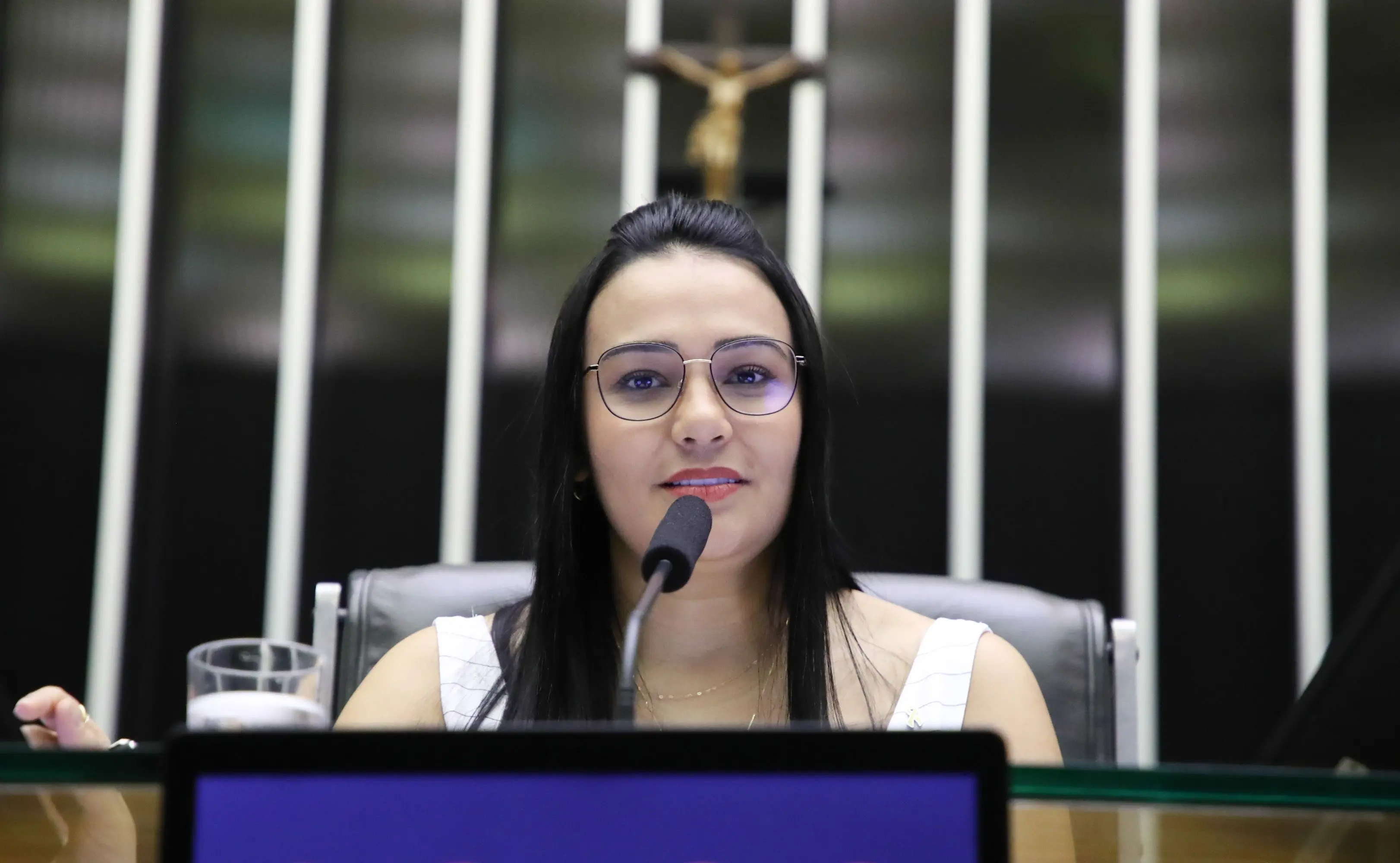 Imagem da notícia: Câmeras em imóvel alugado por deputada cearense foram instaladas há pelo menos 4 anos, diz inquérito
