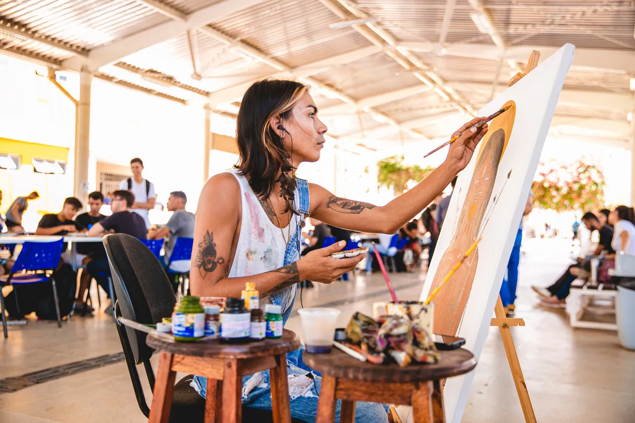 Indja é artista visual e performer