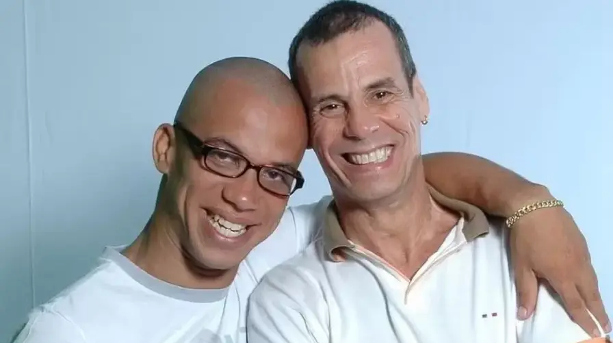 Imagem da notícia: Carlinhos de Jesus lembra encontro com mãe de assassino de seu filho