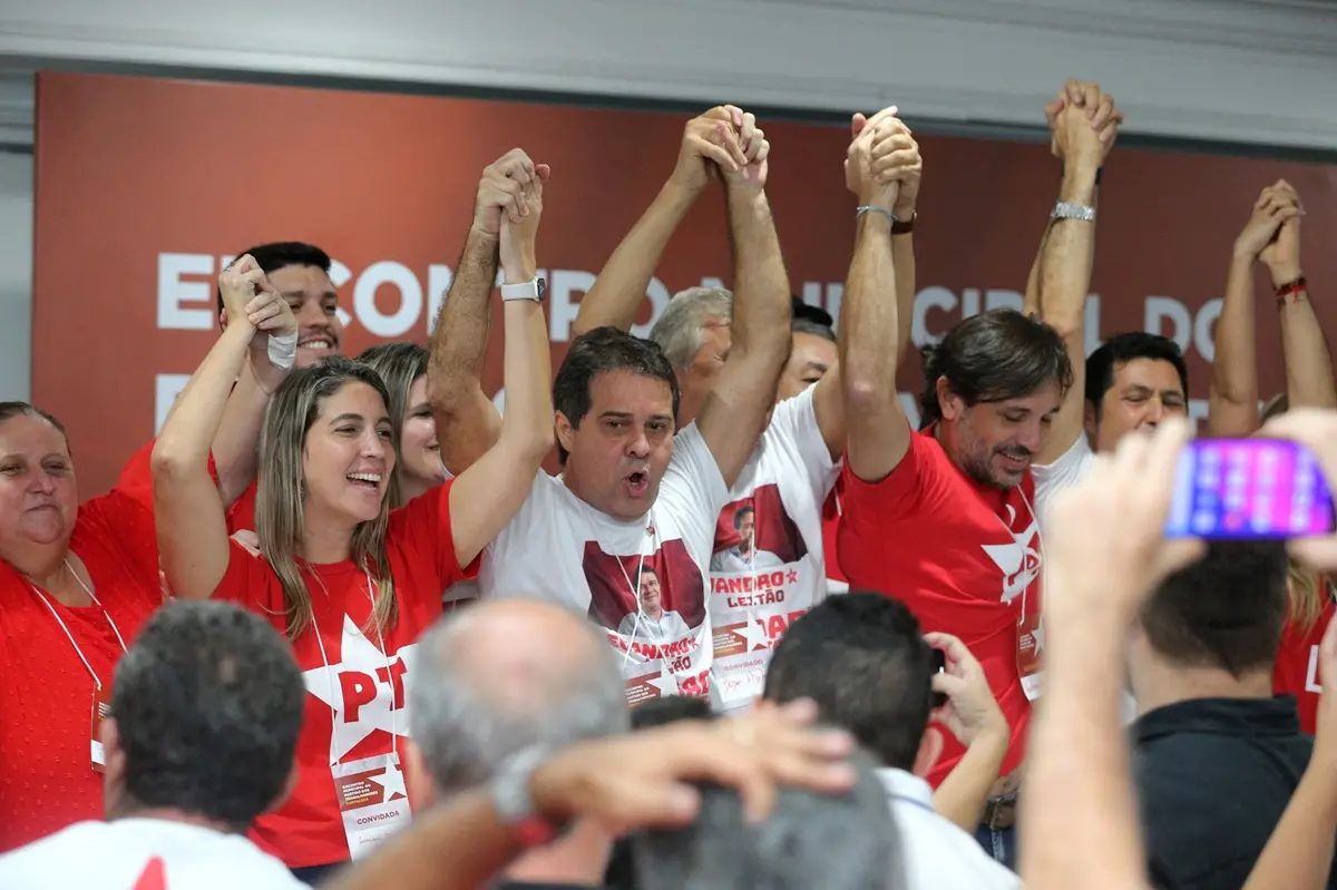 Imagem da notícia: Evandro Leitão é escolhido pelo PT como pré-candidato à Prefeitura de Fortaleza 