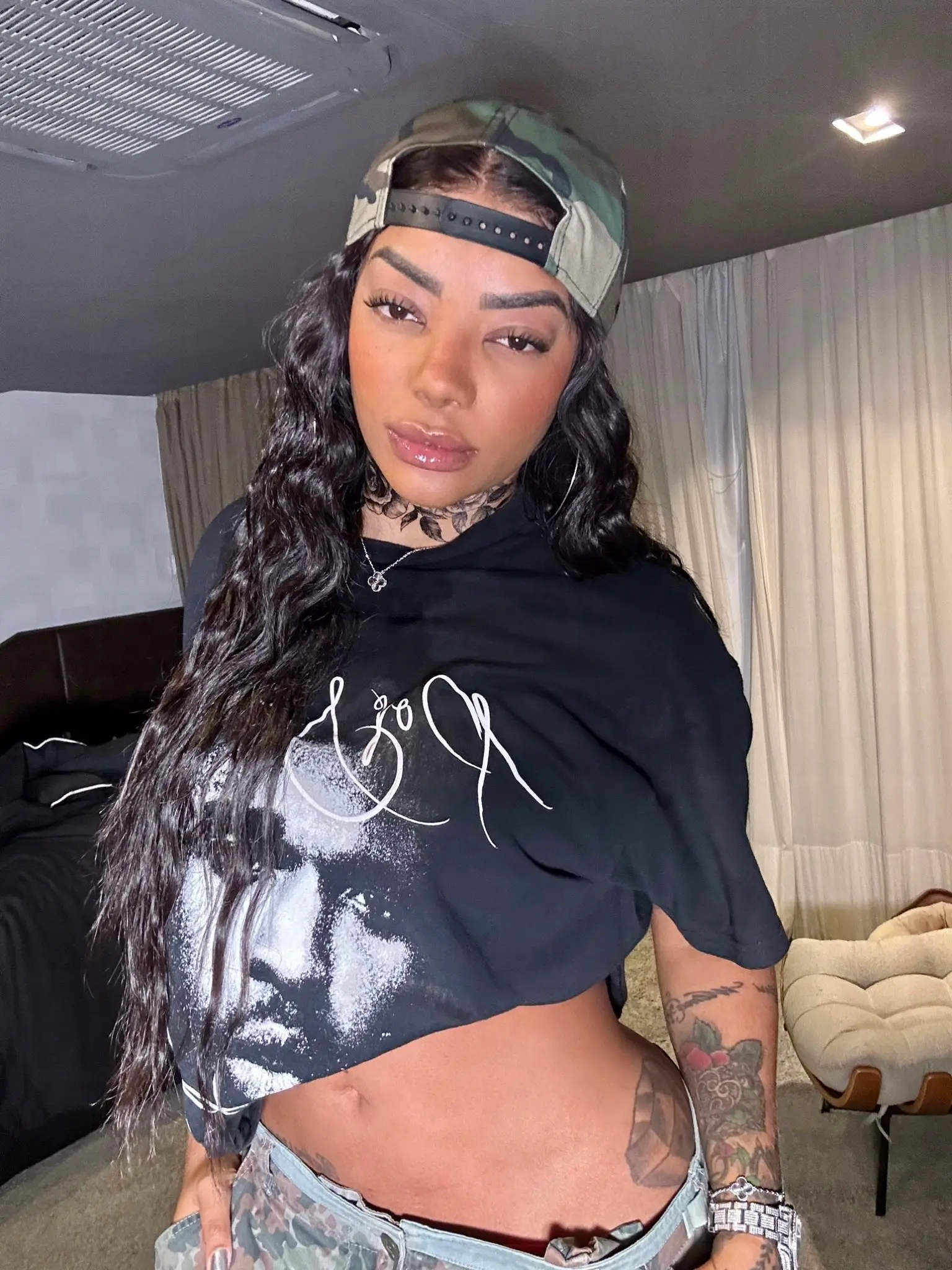 Imagem da notícia: Ludmilla se pronuncia após ser acusada de intolerância religiosa em show no Coachella