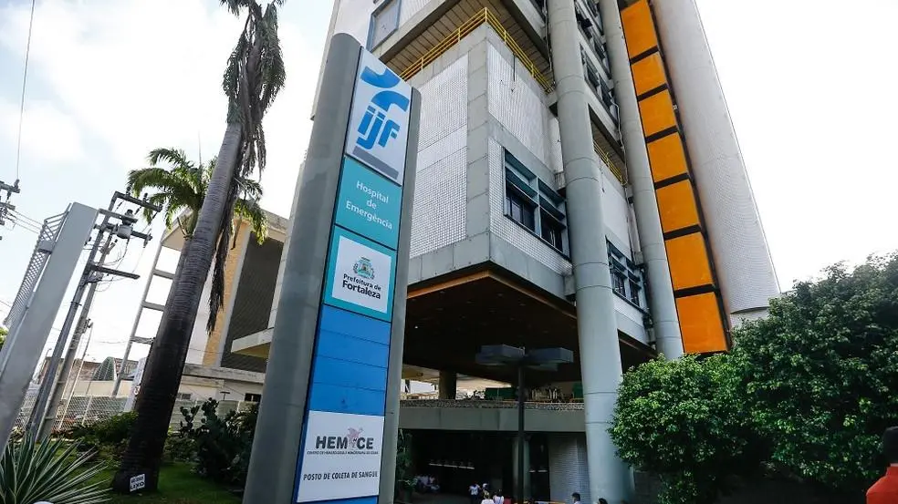 Imagem da notícia: Funcionário é morto a tiros e tem a cabeça decepada no IJF, em Fortaleza