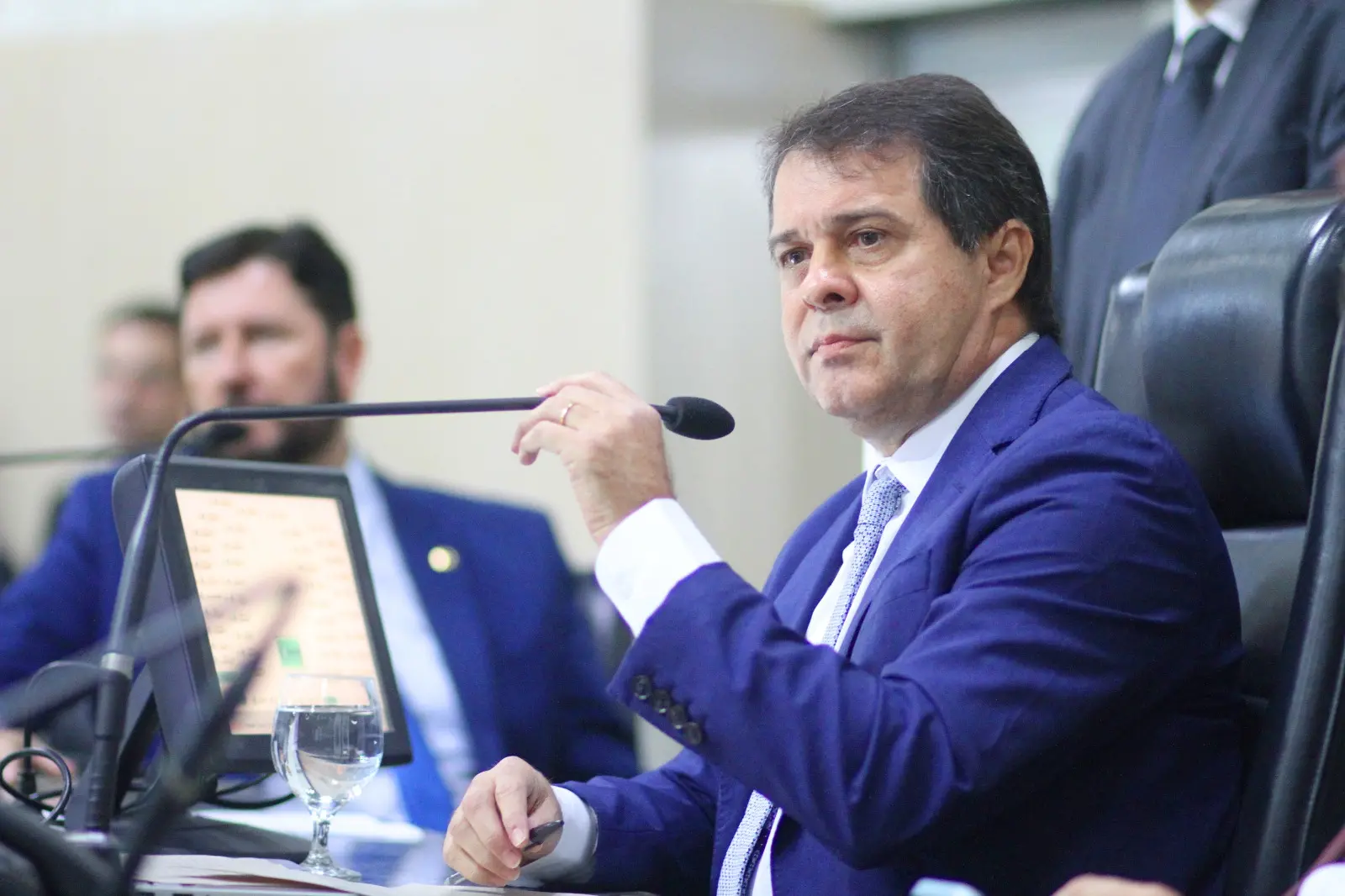 Imagem da notícia: Evandro Leitão afirma que 'não vão conseguir' tirar Fernando Santana da presidência da CPI da Enel