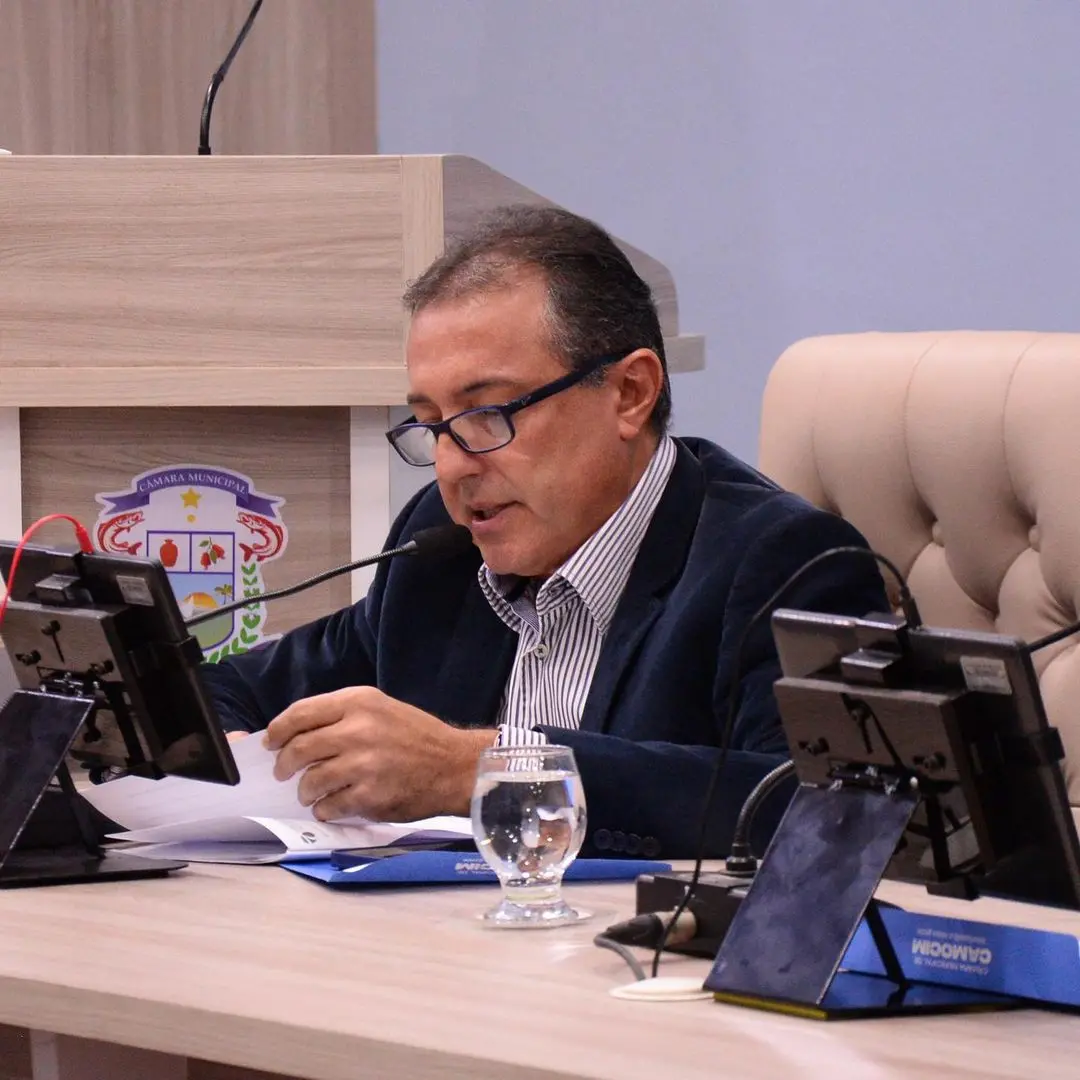 Imagem da notícia: Câmeras de segurança flagraram ataques de garçom contra vereador morto a facadas em Camocim