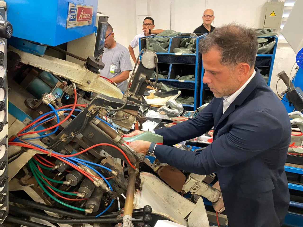 Alexandre Birman, CEO da Arezzo, visita unidade industrial em Uruburetama, no interior do Ceará