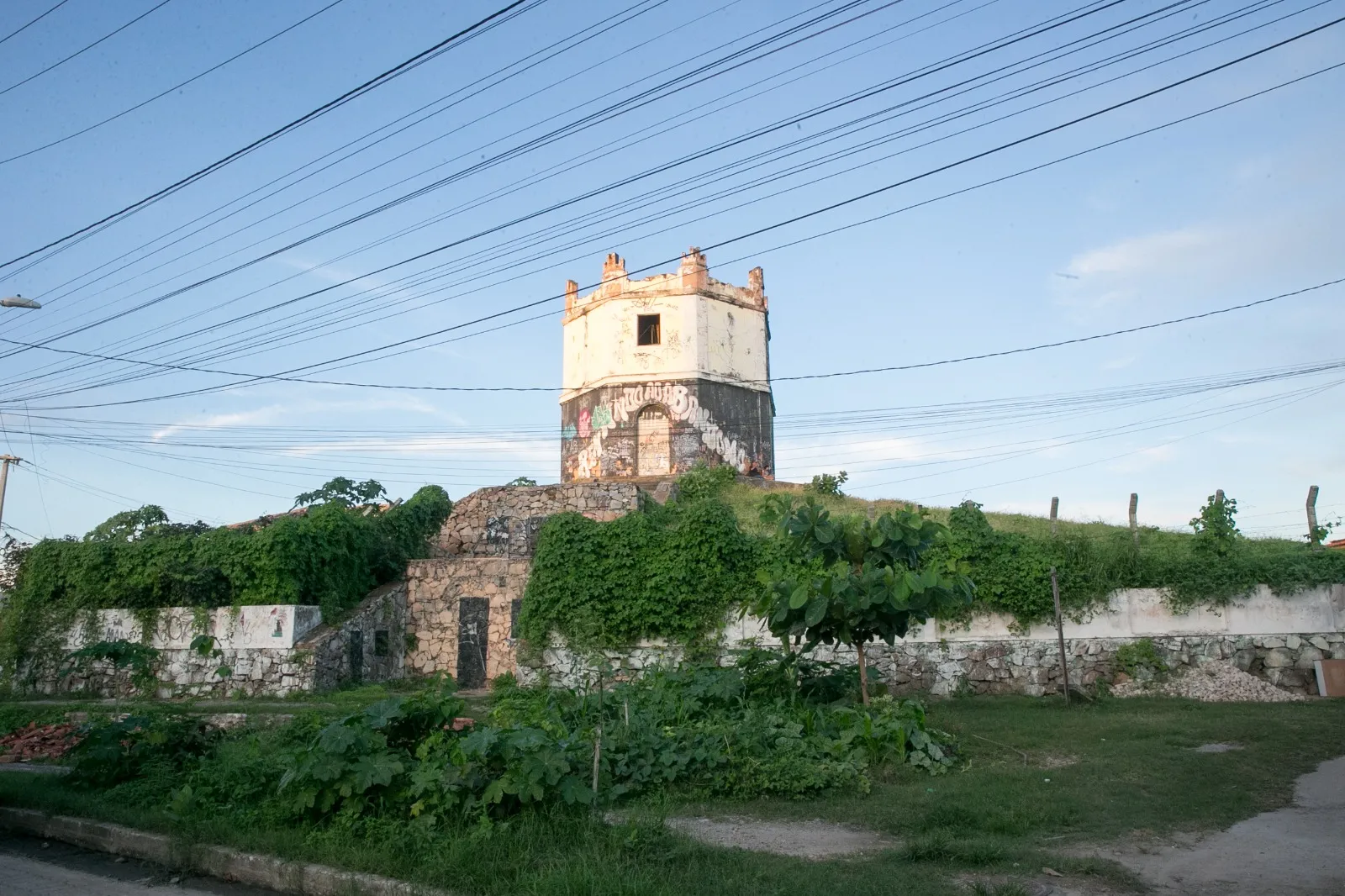 Moradores denunciam situação de abandono no Farol do Mucuripe