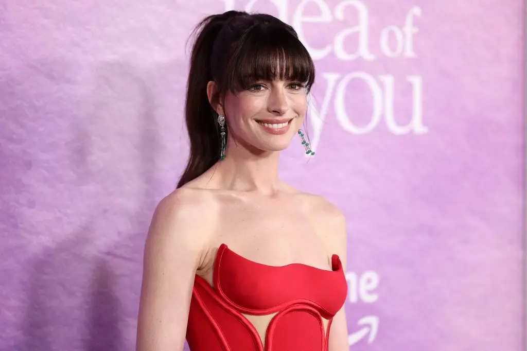 Imagem da notícia: Com Anne Hathaway no elenco, filme ‘Uma Ideia de Você’ já está disponível no streaming