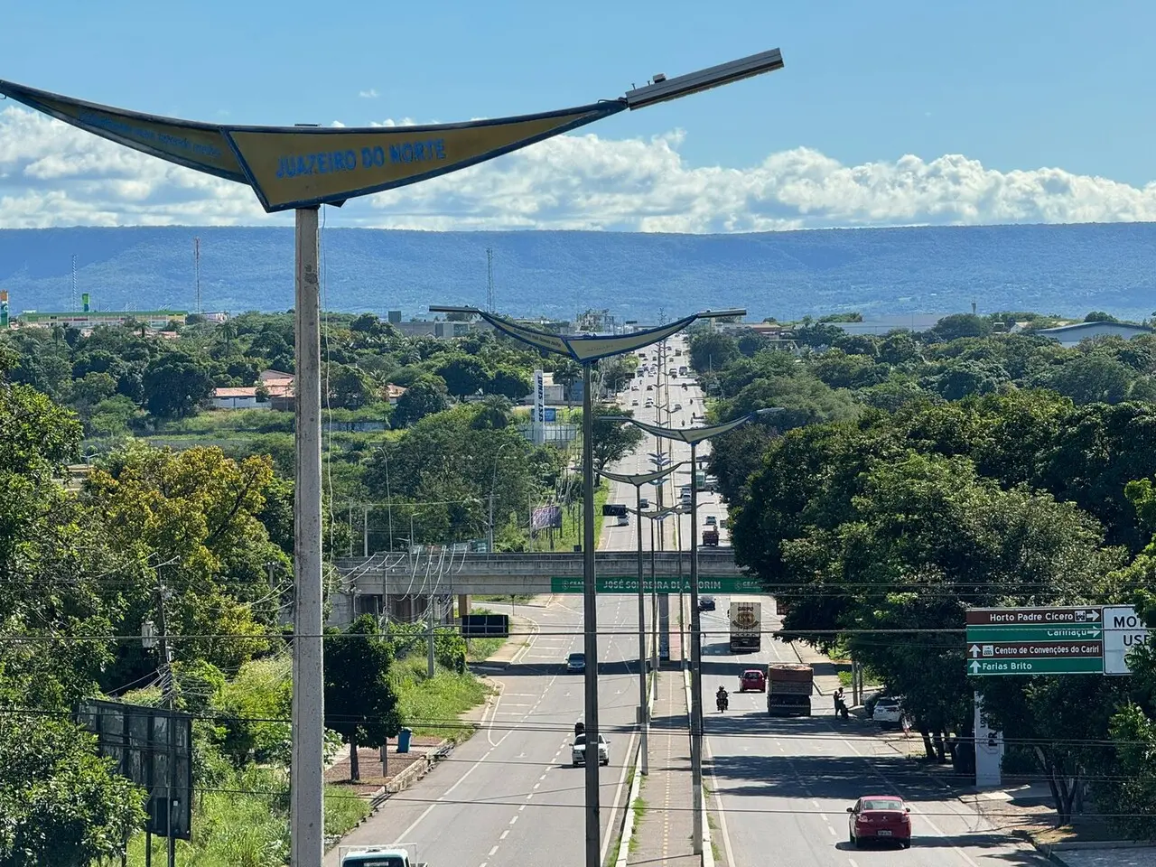 Trecho da CE-292 denominado de avenida Padre Cícero, a estrada de São José